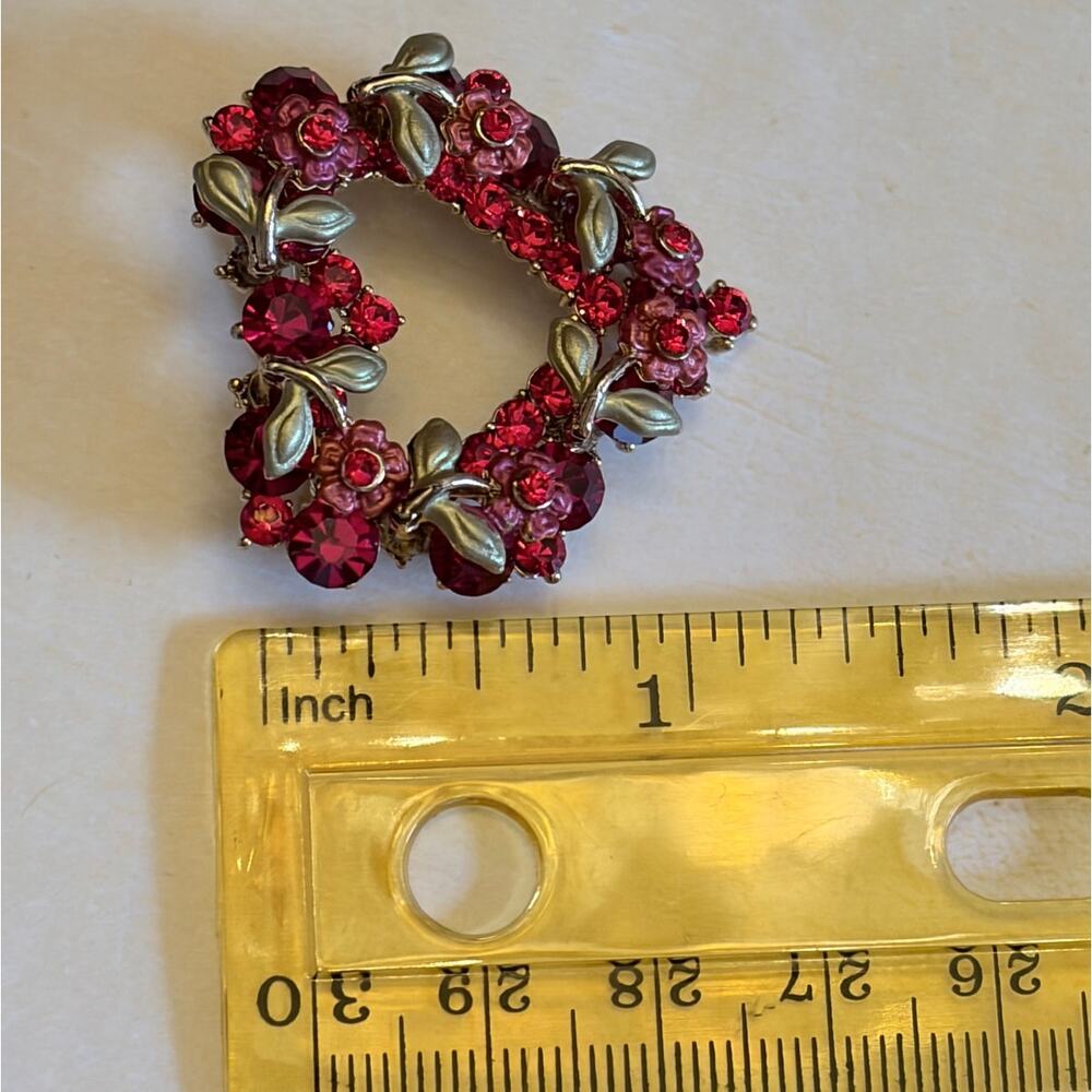 Matte Gold Tone Red Rhinestone Heart Brooch - Picture 6 of 7